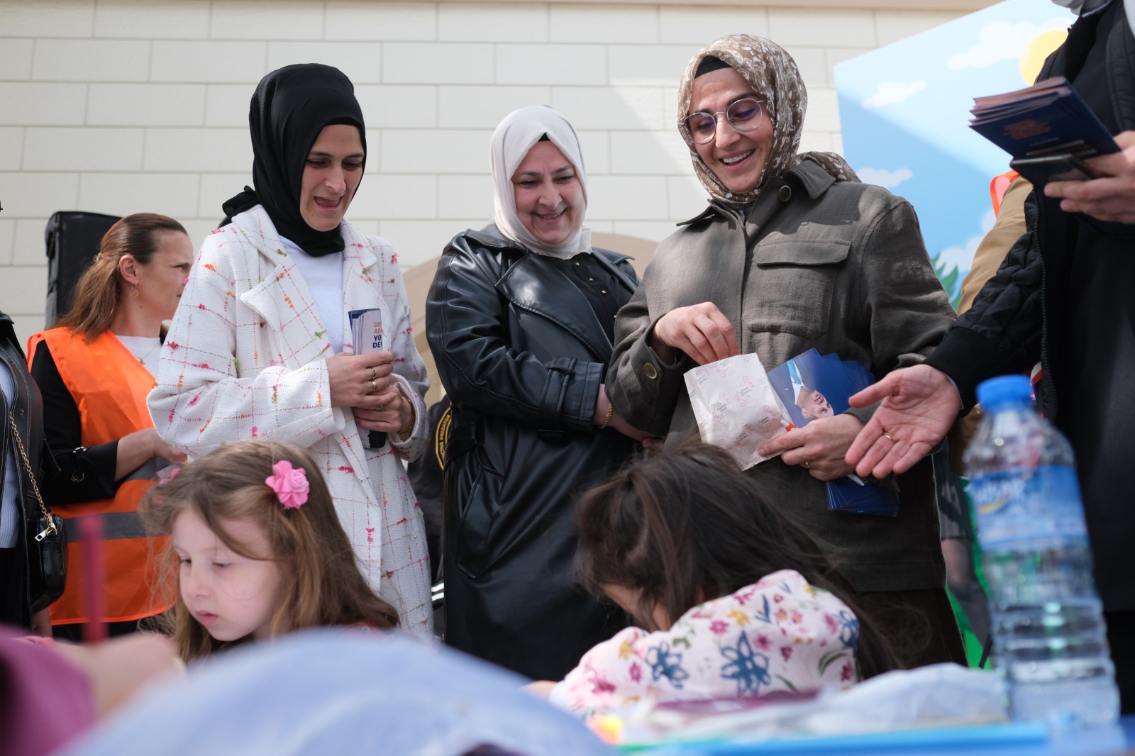 Milletvekili Adayımız Halime Kökçe 23 Nisan’ı Küçükçekmece’deki Çocuklarla Kutladı