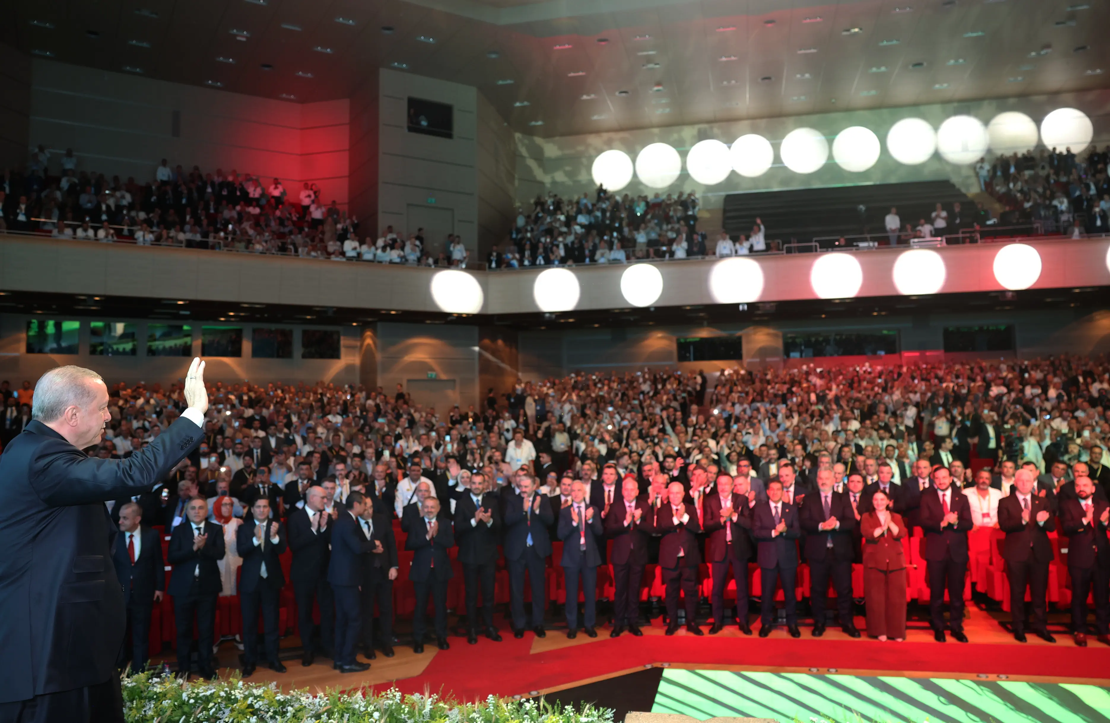 “Devlet olarak çalışanın, üretenin yanında olmaya devam edeceğiz”