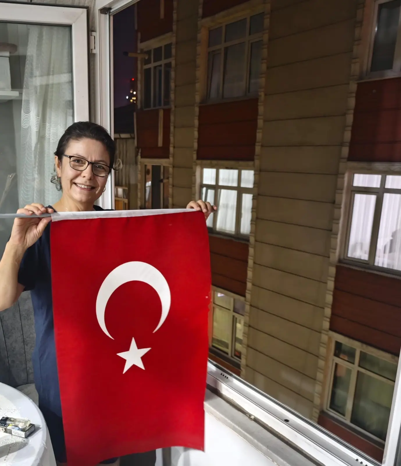 İstanbul ay yıldızla süslendi! Cumhurbaşkanımızın çağrısına güçlü ses