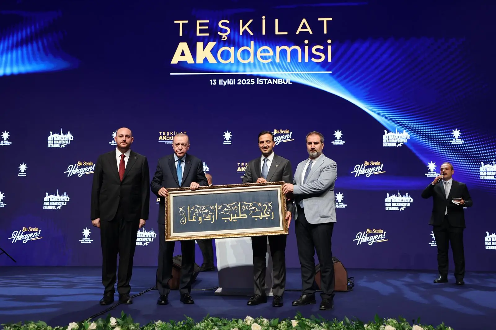 "Vaatlerini namus bilip yerine getirenlerin partisiyiz"