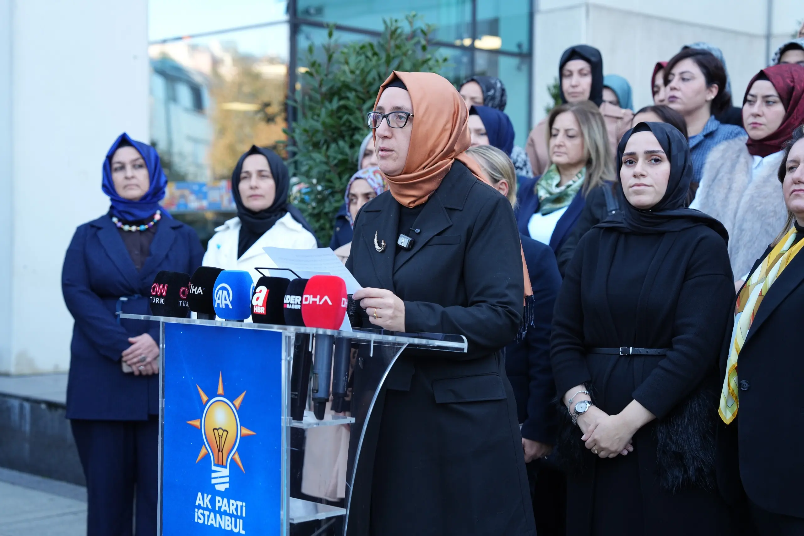 Kadın Kollarımızdan kadına yönelik şiddete karşı basın açıklaması