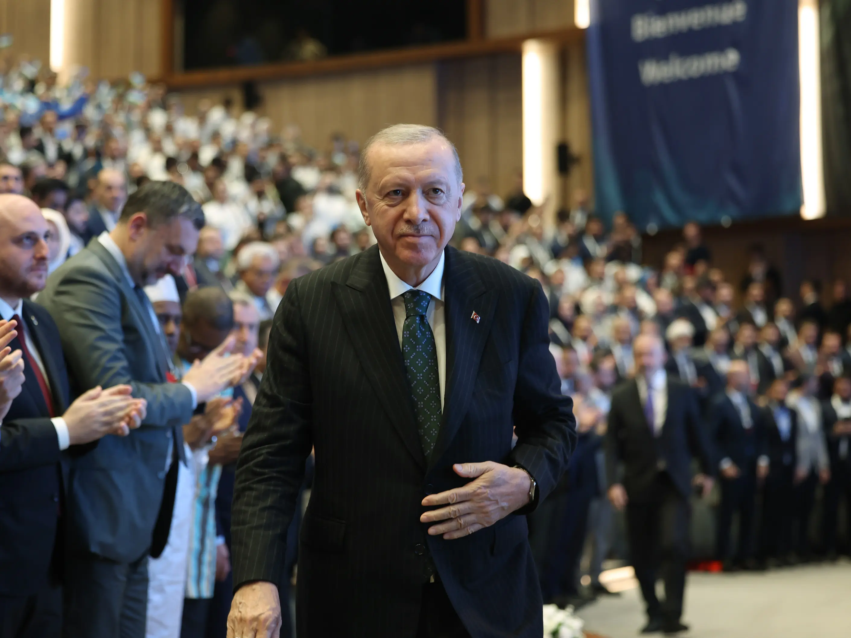 “Müslümanlar olarak, birlik ve beraberlik içinde hareket etmemiz şarttır”