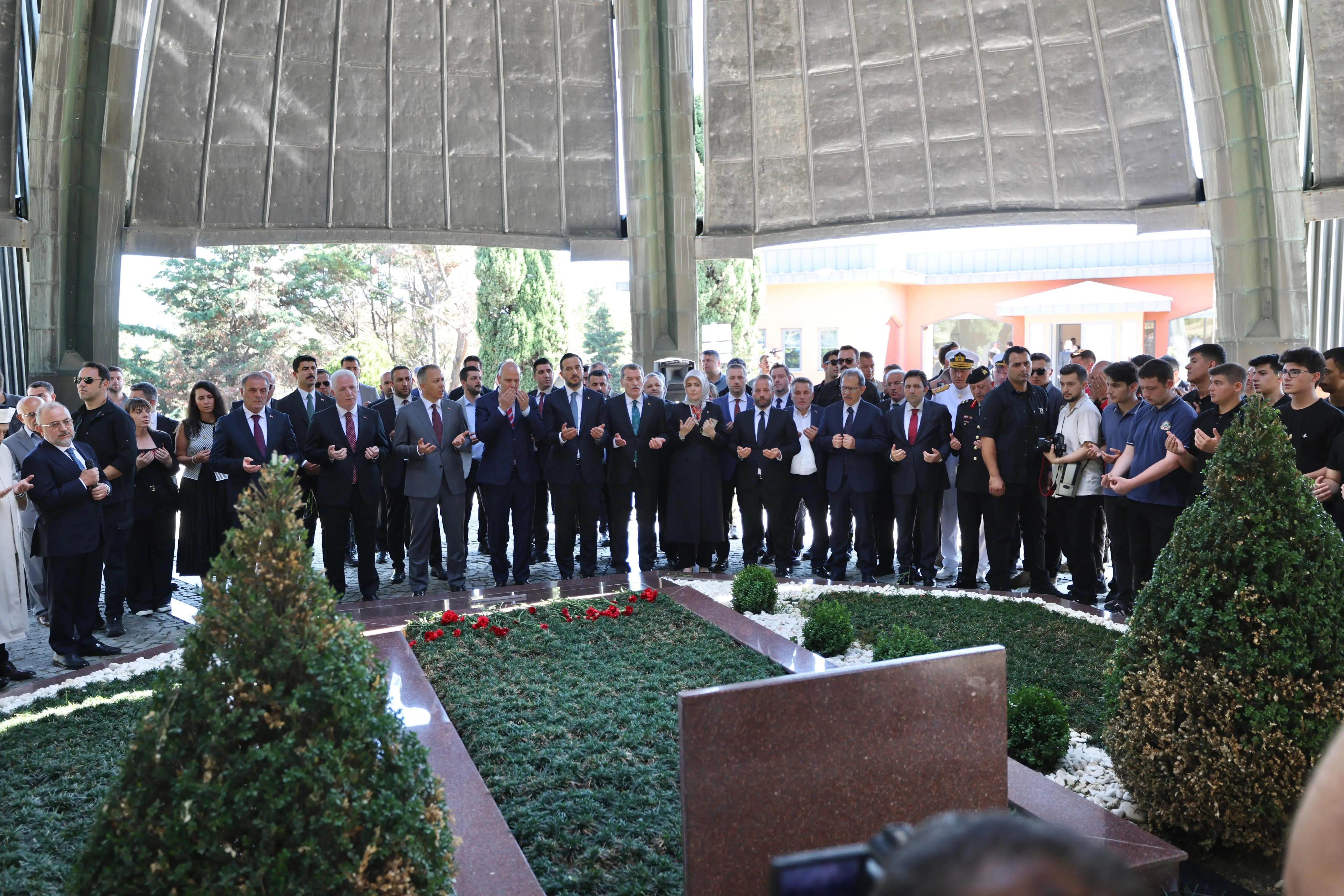 Merhum Başbakan Adnan Menderes’i kabri başında andık