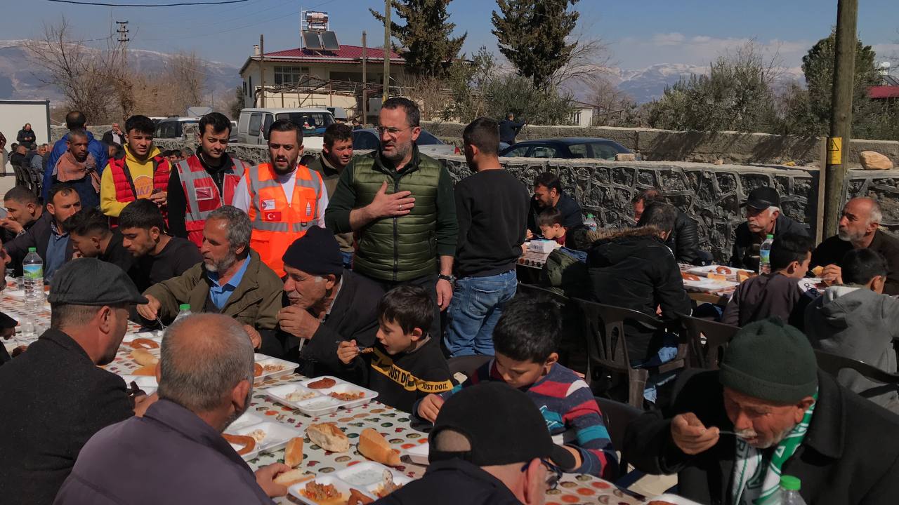 Beyoğlu Belediyesi’nden Her Gün 15 Bin Depremzedeye Sıcak Yemek