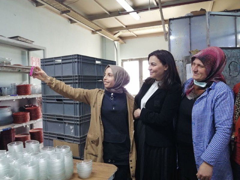 Durgut Pendik’te fabrika işçilerini ziyaret etti