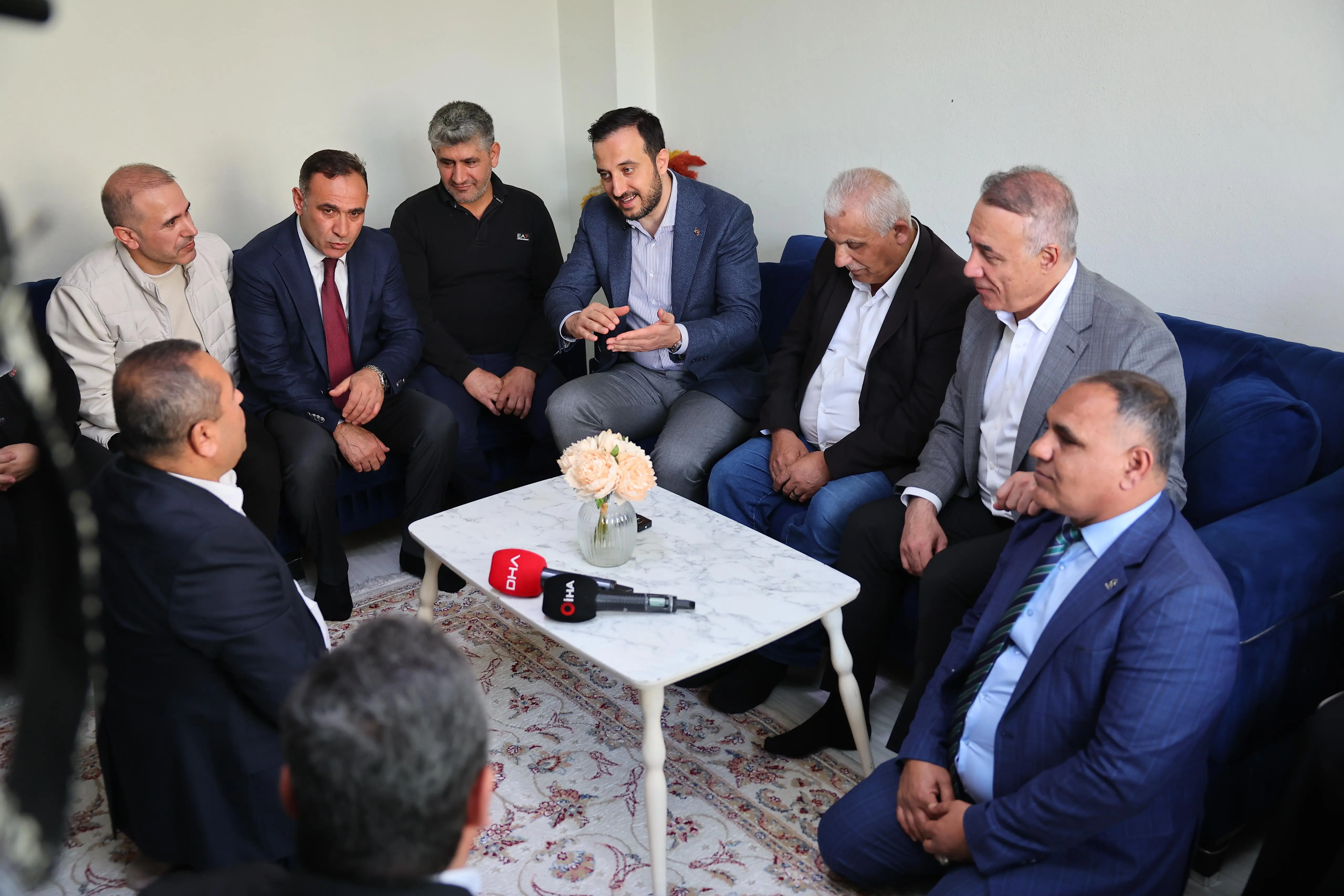 AK Parti İstanbul’dan 2 Milyon Üyeye Kapı Kapı Ziyaret