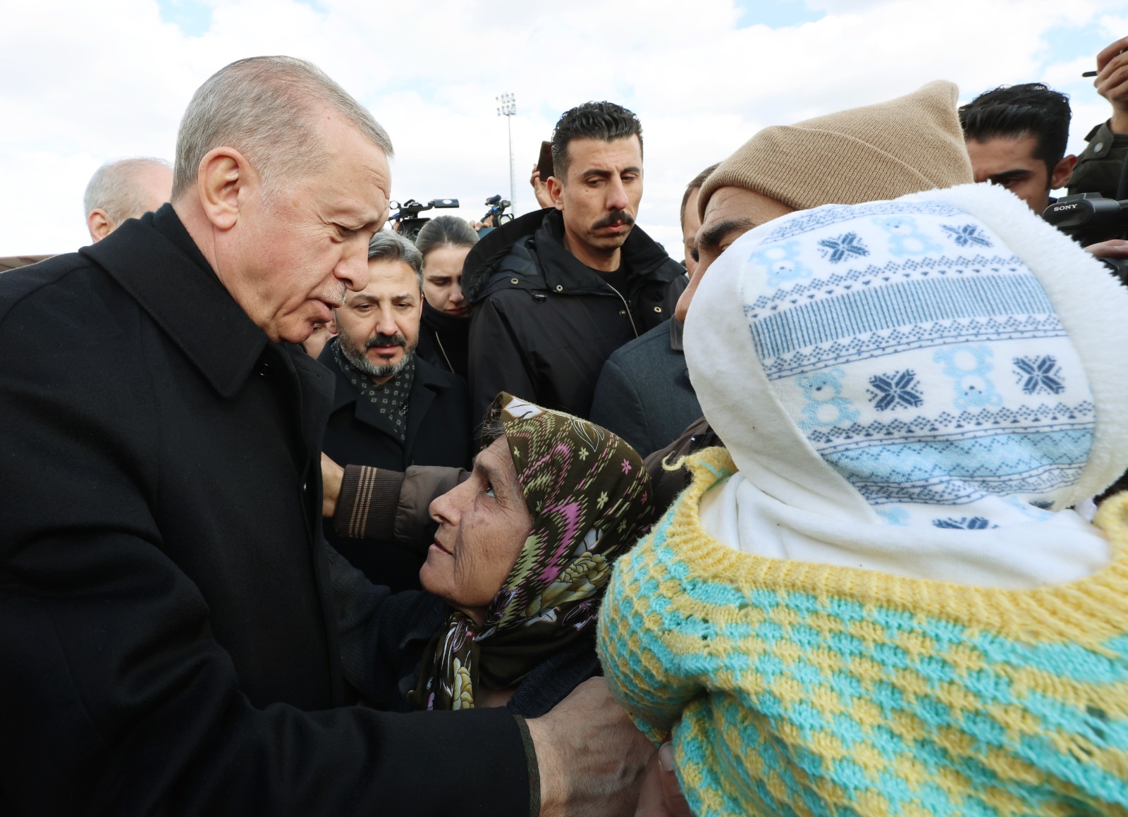 Başkan Erdoğan'dan Malatya ve Adıyaman'daki Çadır Kentlere Ziyaret