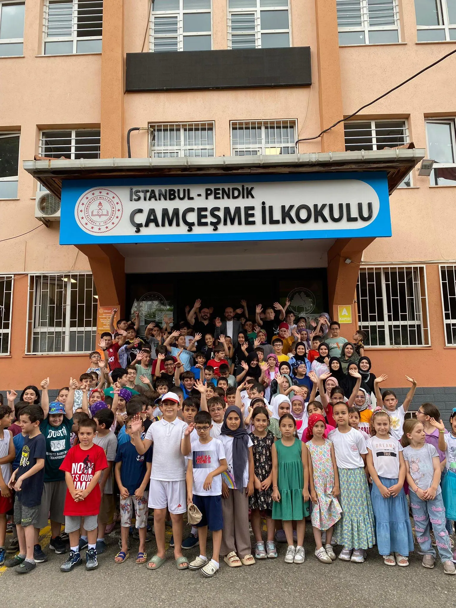 Geleceğimizin Teminatı Gençlerle TÜGVA Yaz Okulunda Buluştuk