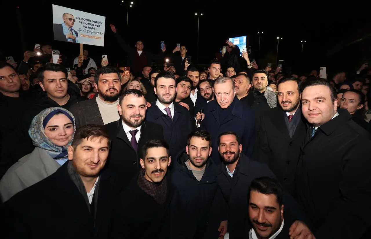 Gençlik Kollarımızdan Cumhurbaşkanımıza doğum günü sürprizi