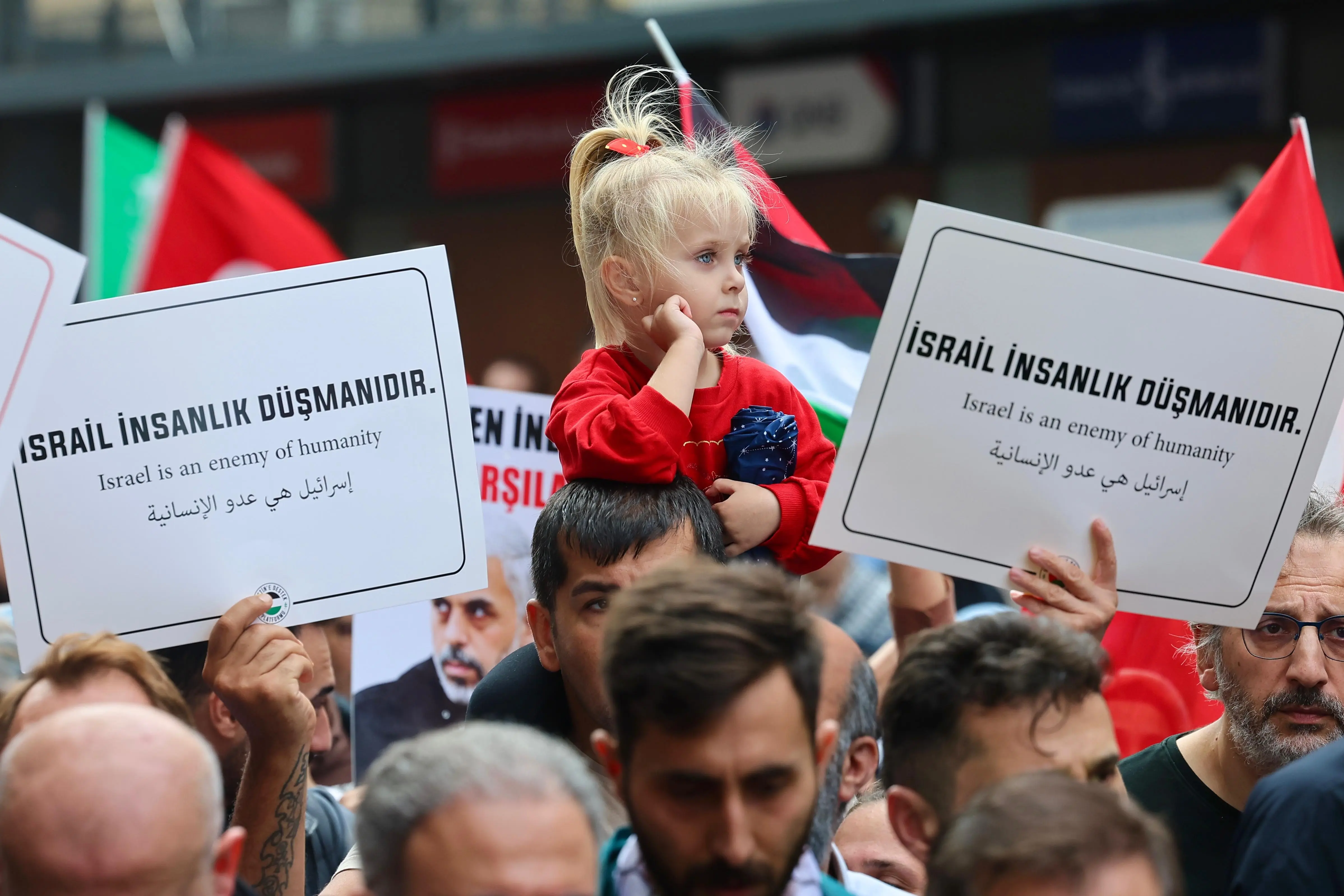 Gazze'nin özgürlüğü için Ayasofya'dan Eminönü'ne yürüyüş düzenlendi