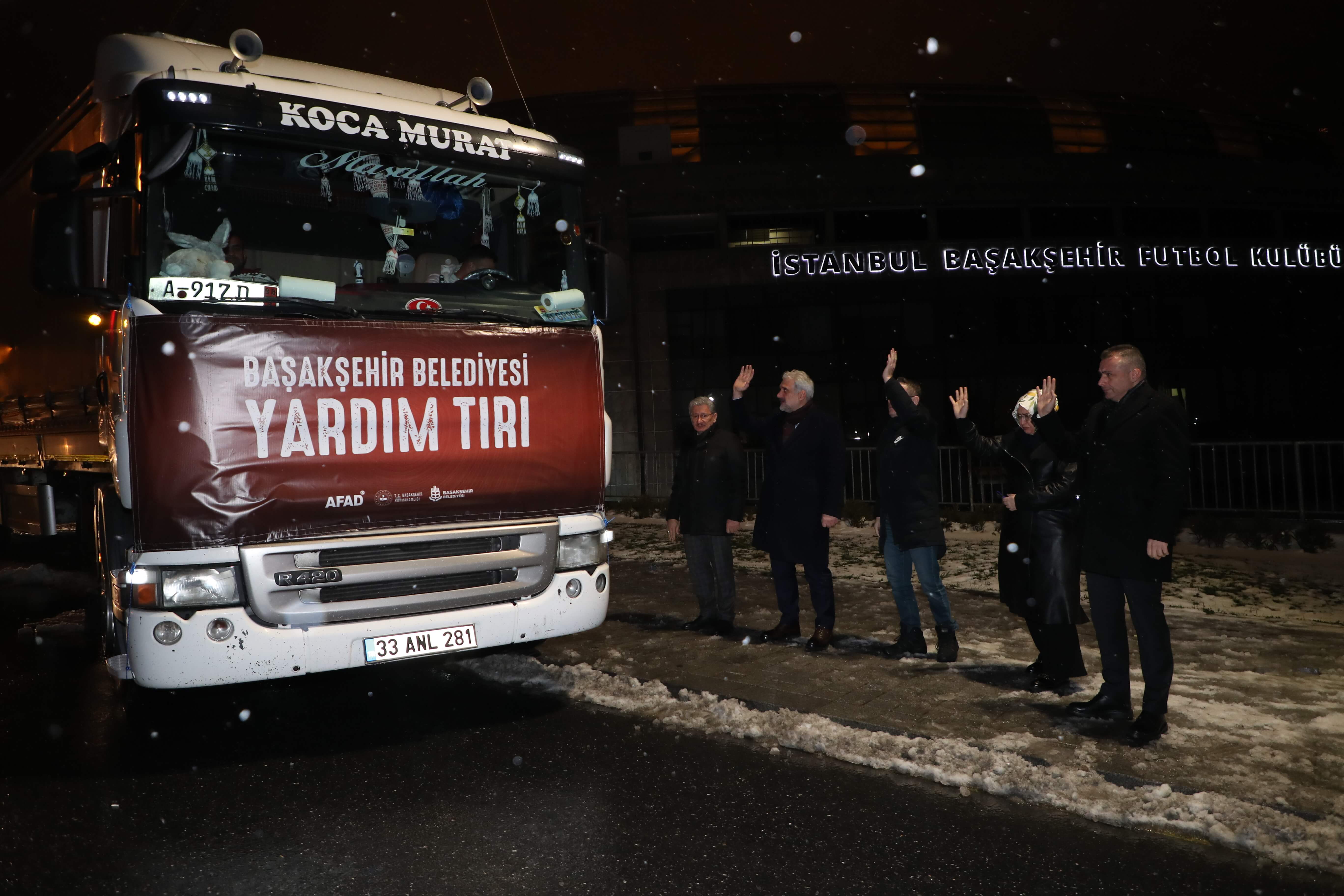 Başakşehir’de Toplanan Yardım Tırları Yola Çıktı