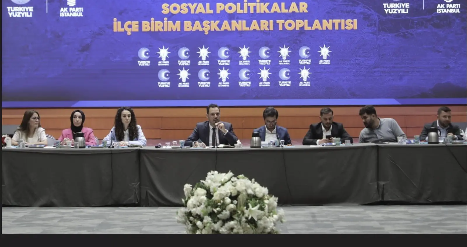 AK Parti İstanbul’da 3 Kademe Sosyal Politikalar toplantısı gerçekleştirildi