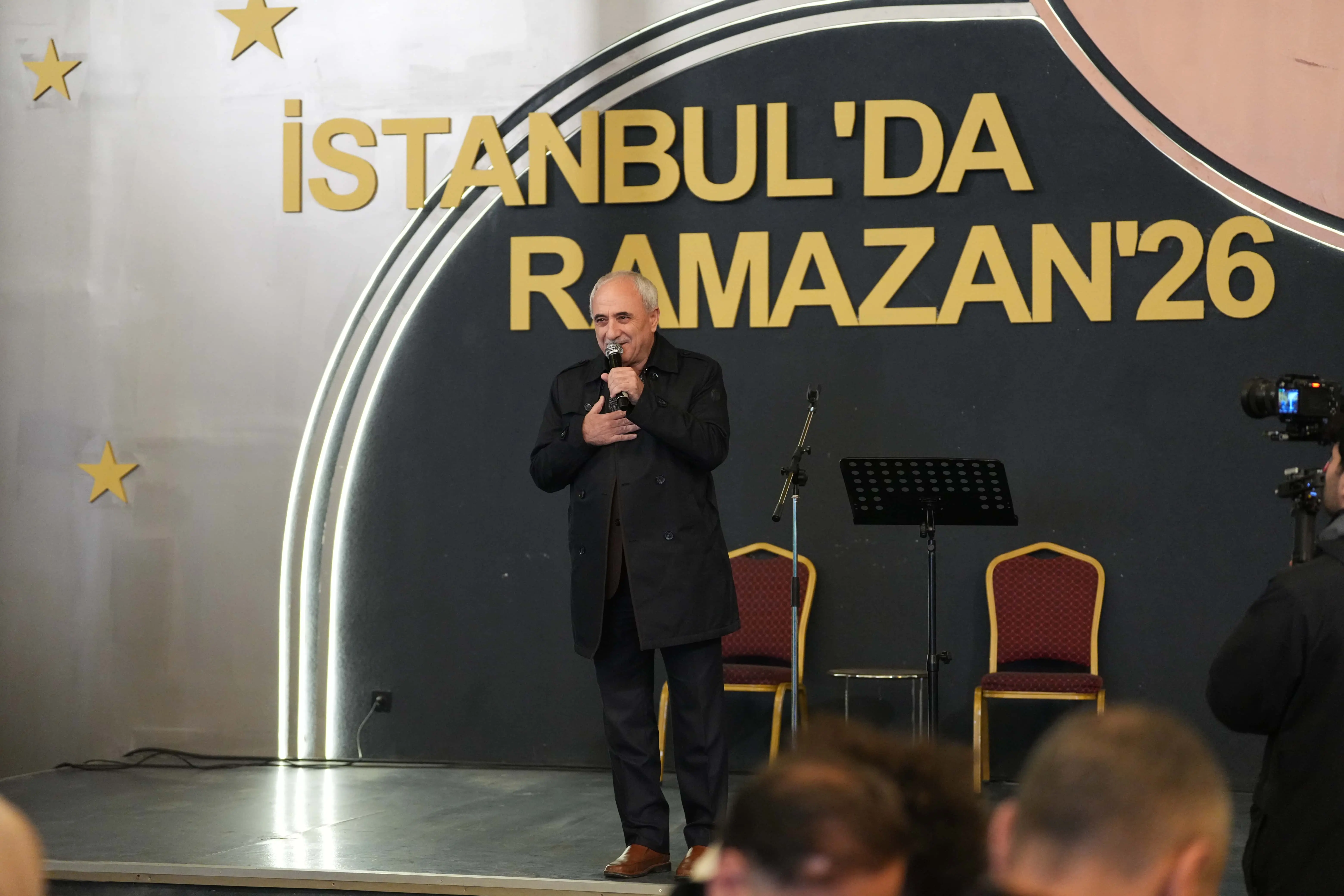 Şair Nurullah Genç gönüllere dokundu