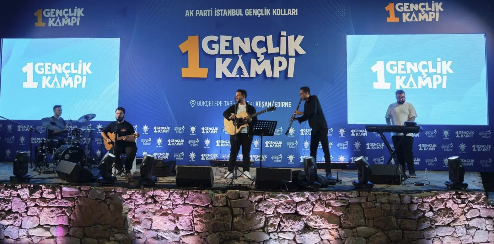 Gençlik Kolları’ndan “1 Gençlik Kampı”