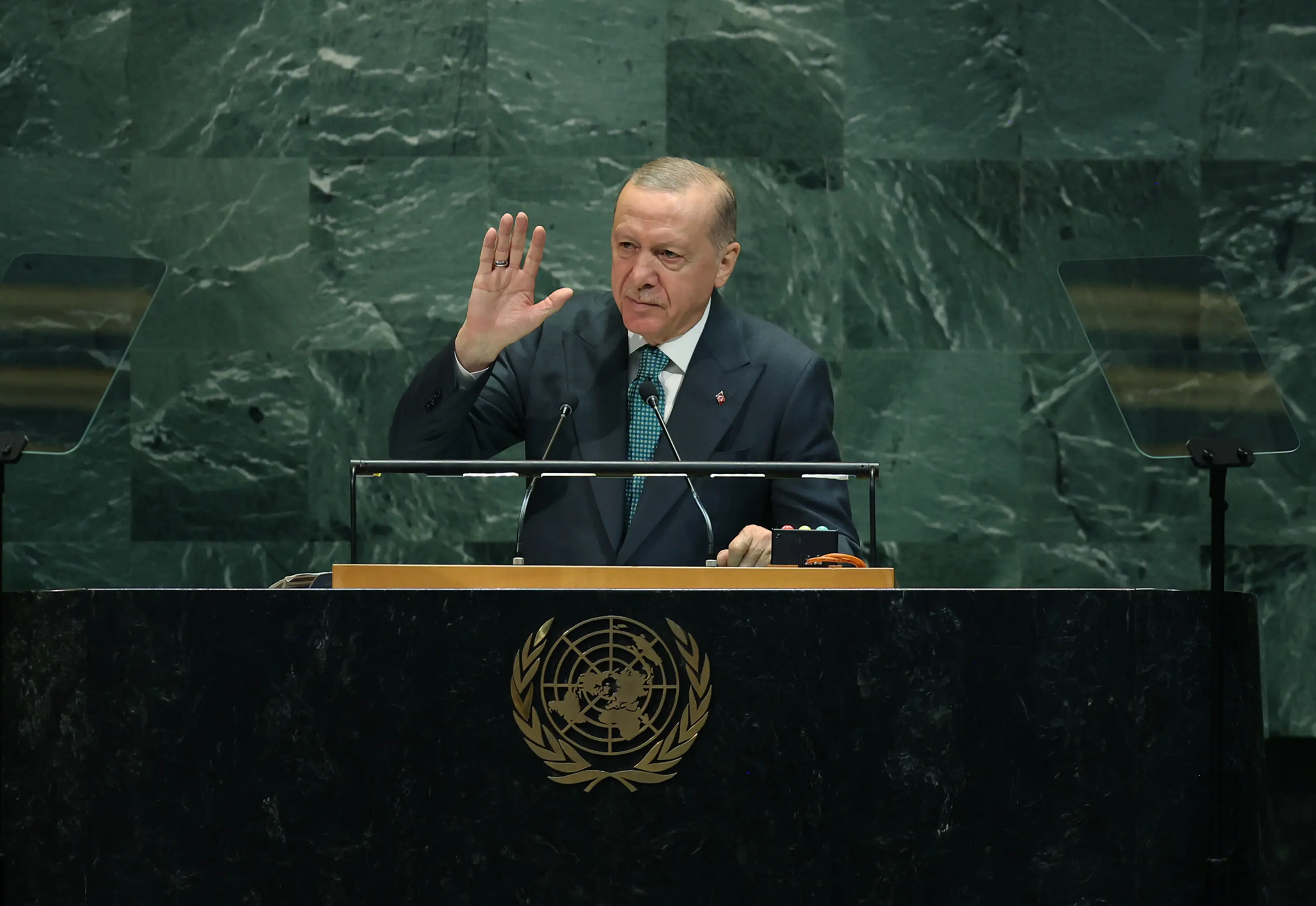 “Gazze’de yaşanan barbarlığa karşı sesini yükseltmeyen herkes bu vahşetin sorumluluğuna ortaktır”