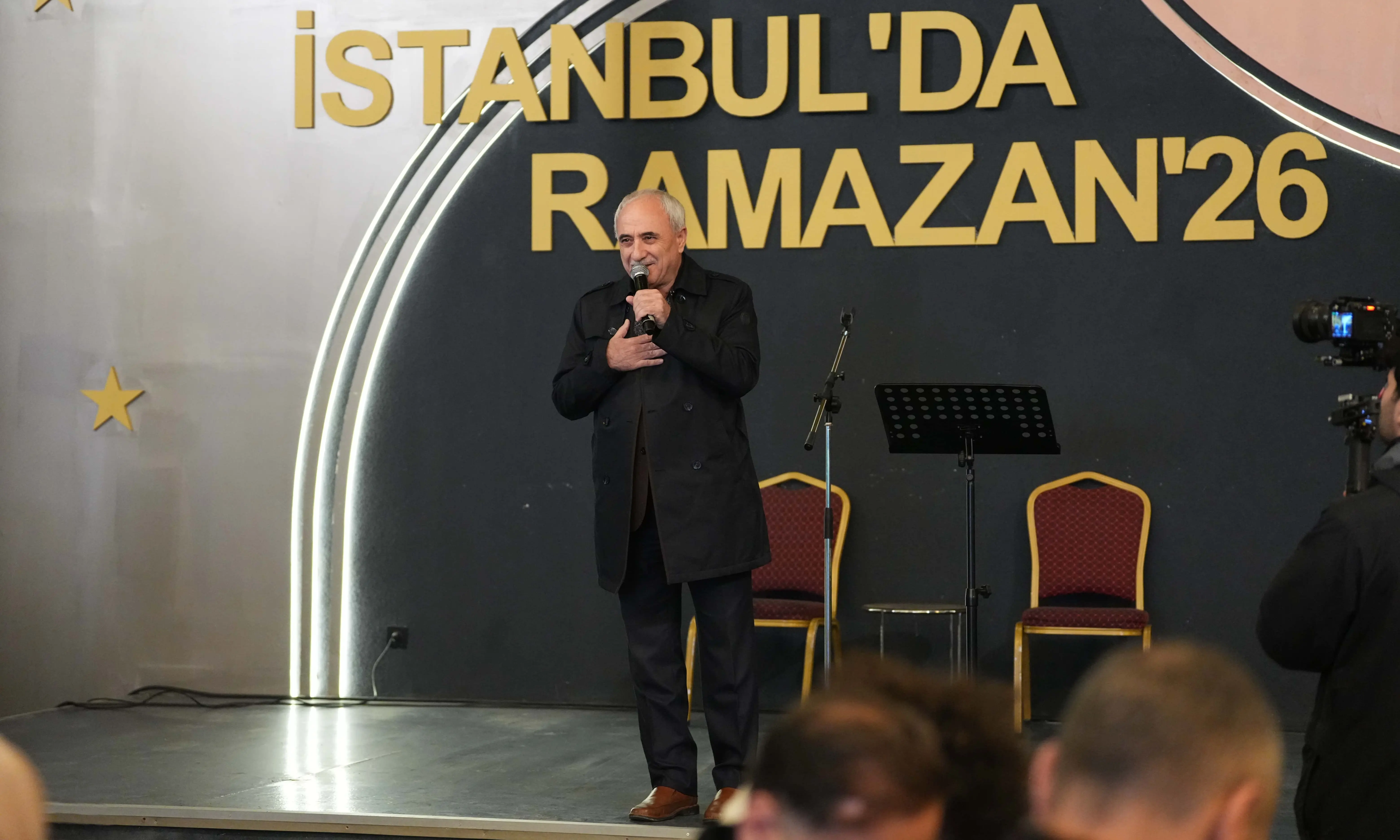 Şair Nurullah Genç gönüllere dokundu