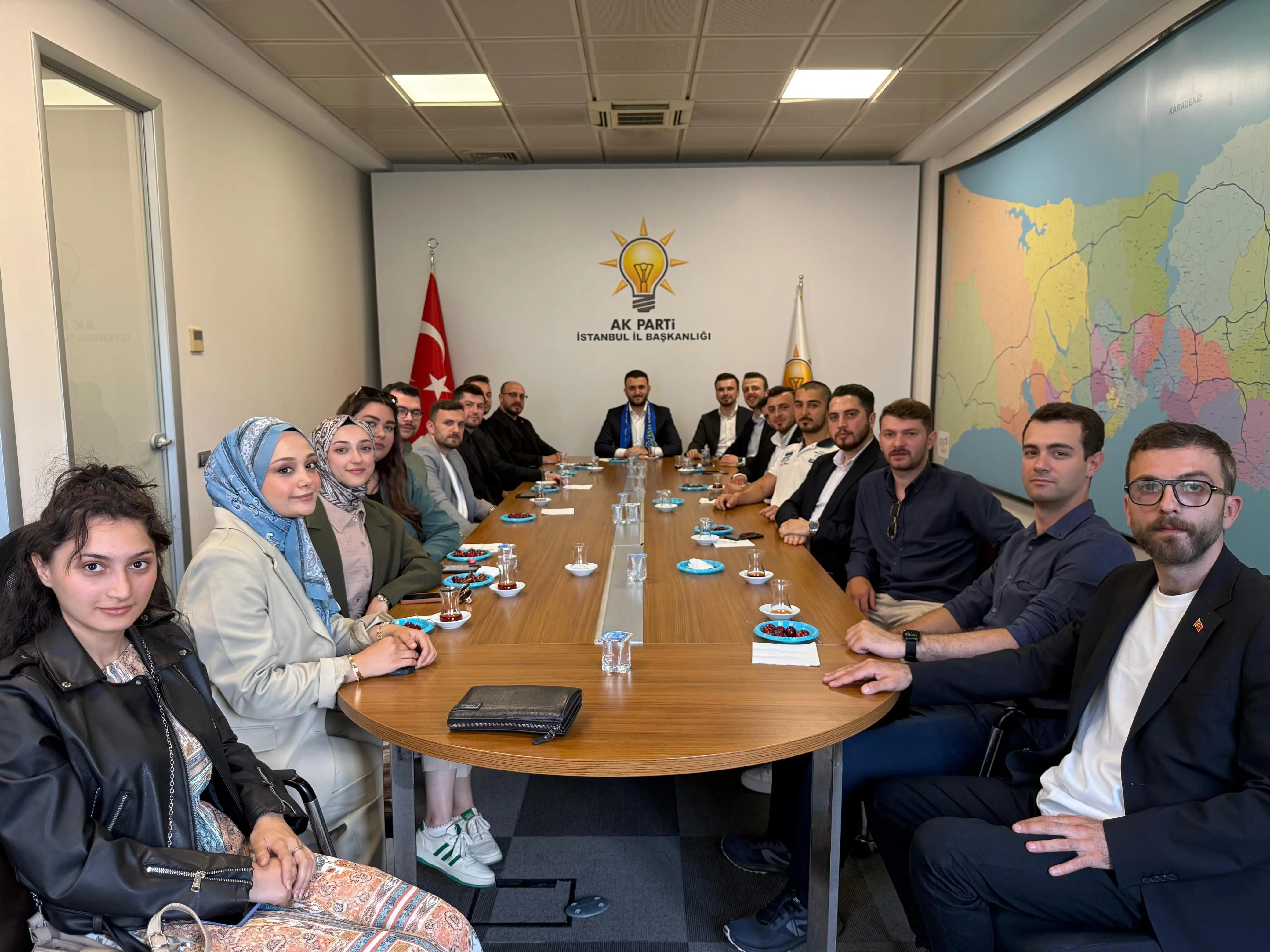 Genç hemşehrilerden İl Başkanlığımıza ziyaret