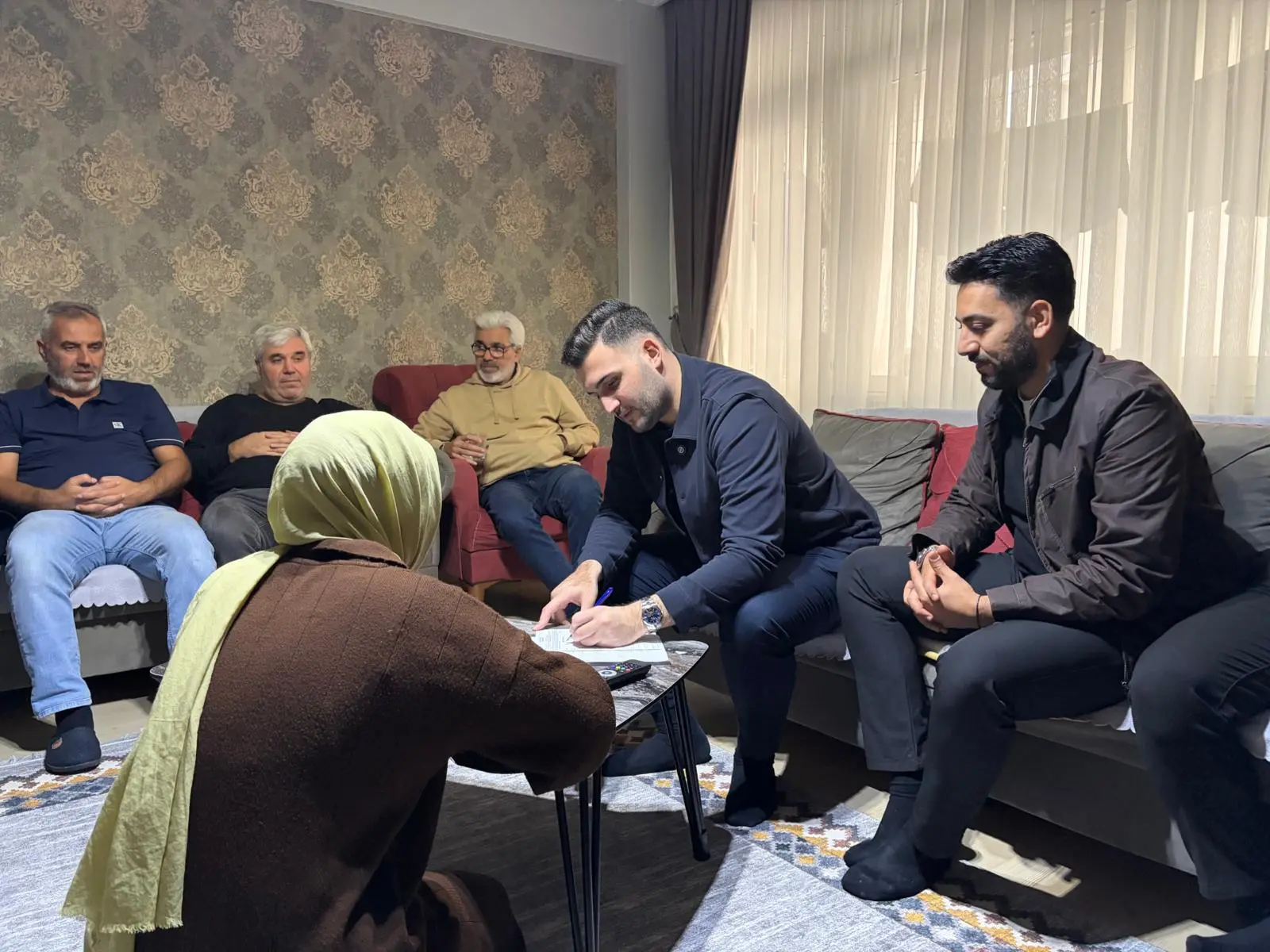 Gençlik Kollarımızdan 10 bin 736 haneye ziyaret