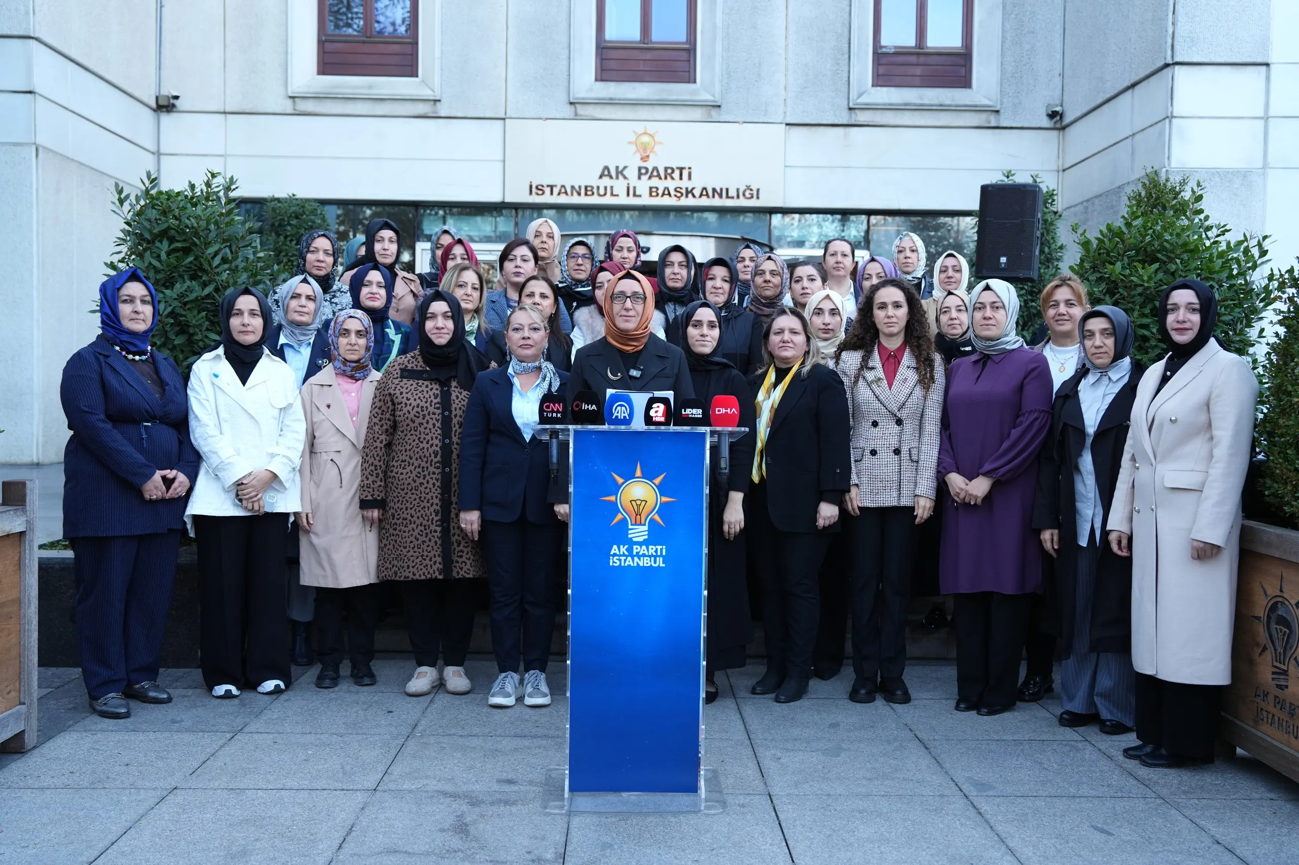 Kadın Kollarımızdan kadına yönelik şiddete karşı basın açıklaması