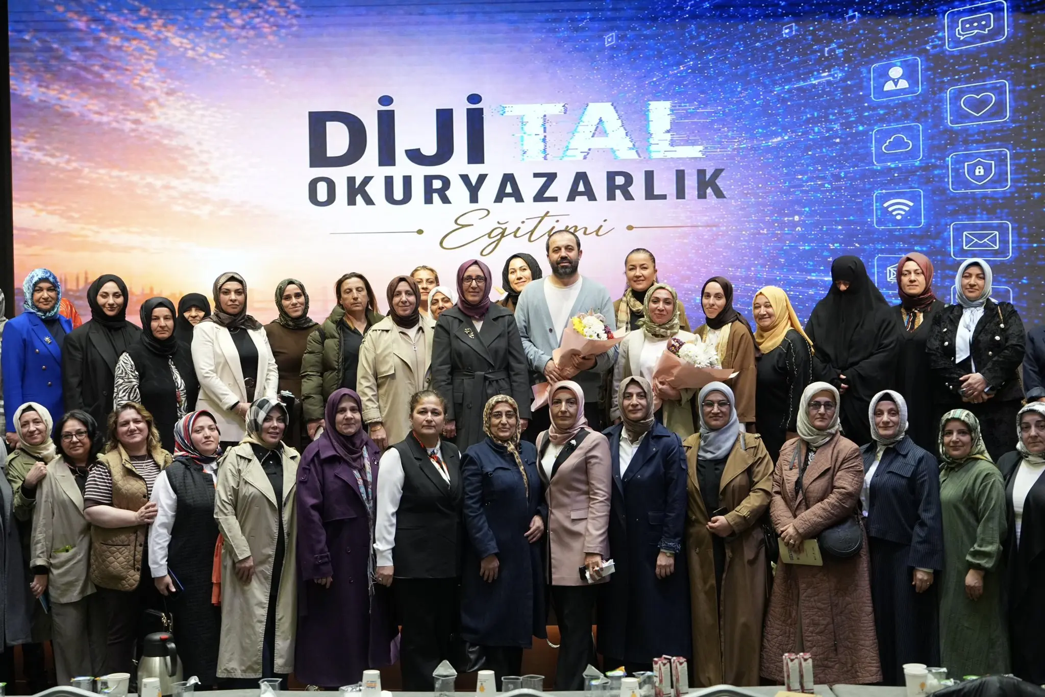 Dijital Okuryazarlık Paneli’nde sosyal medya, aile ve siyaset konuları ele alındı