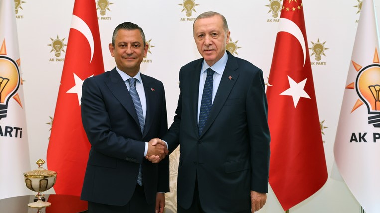 Cumhurbaşkanımız Erdoğan, CHP Genel Başkanı Özel’i Kabul Etti