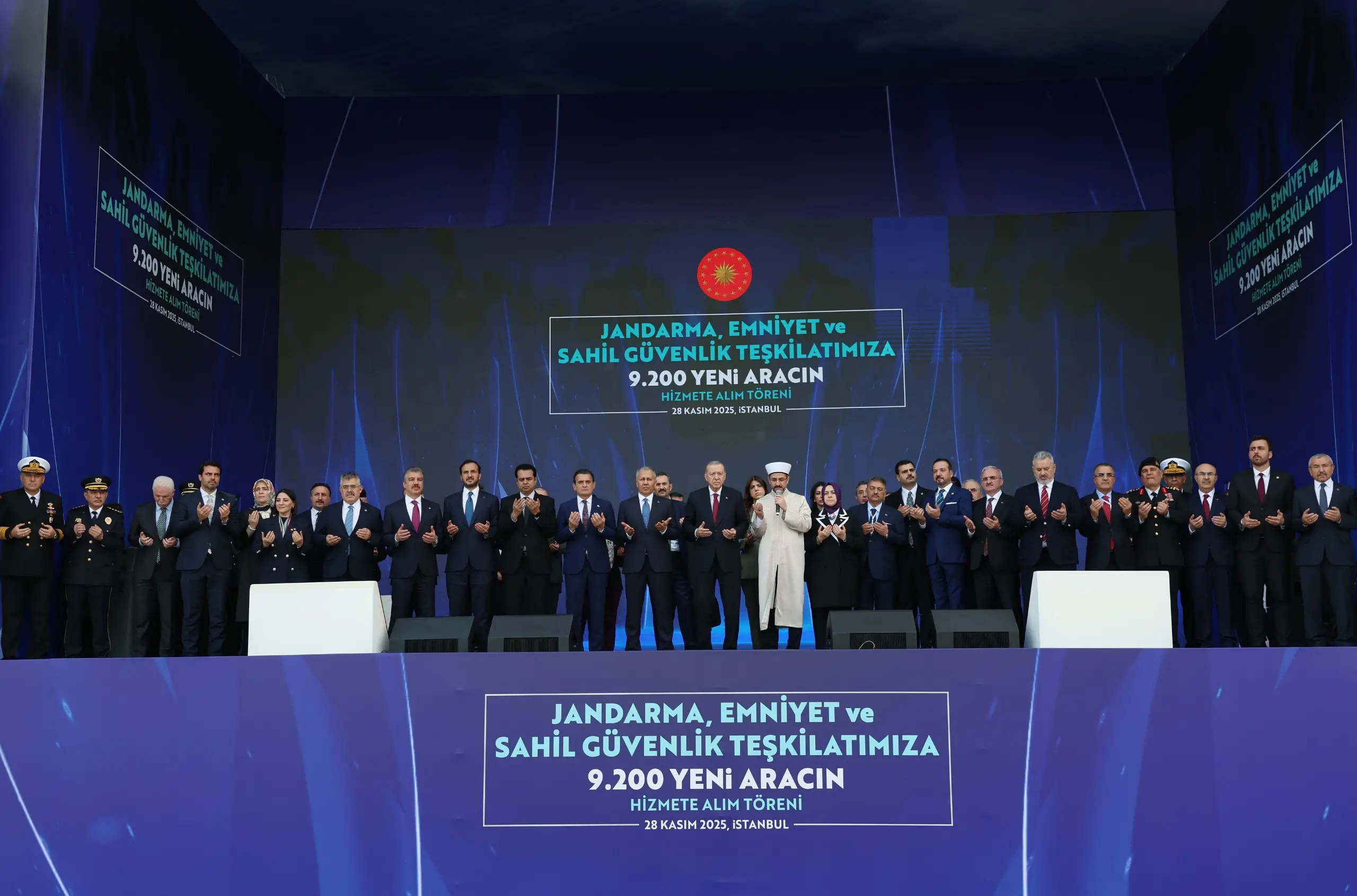 “Polisimiz, jandarmamız ve sahil güvenliğimiz büyük bir özveri ile çalışıyor”