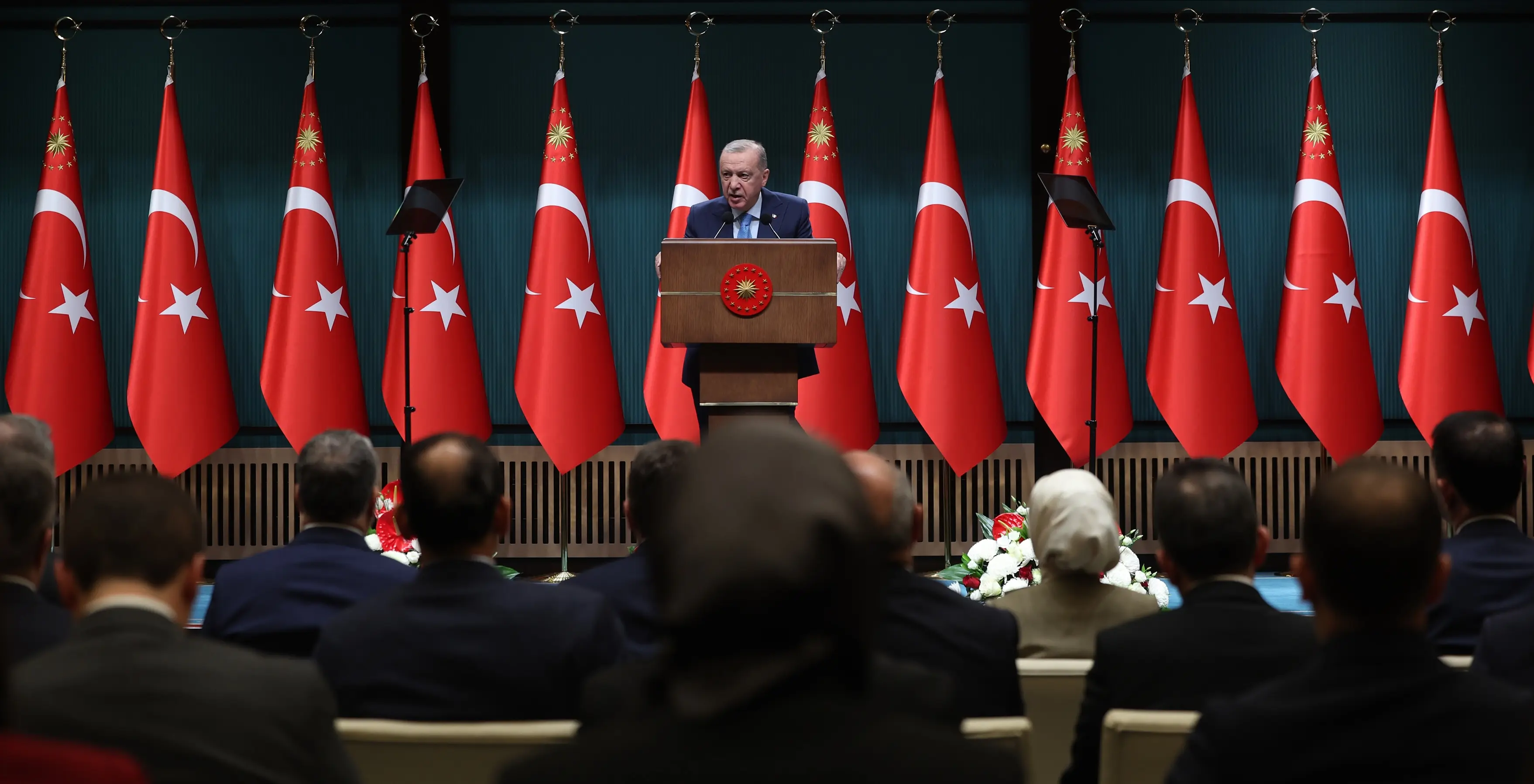 “Türkiye, etrafındaki bütün olumsuzluklara karşın, bir istikrar adası olma vasfını muhafaza ediyor”