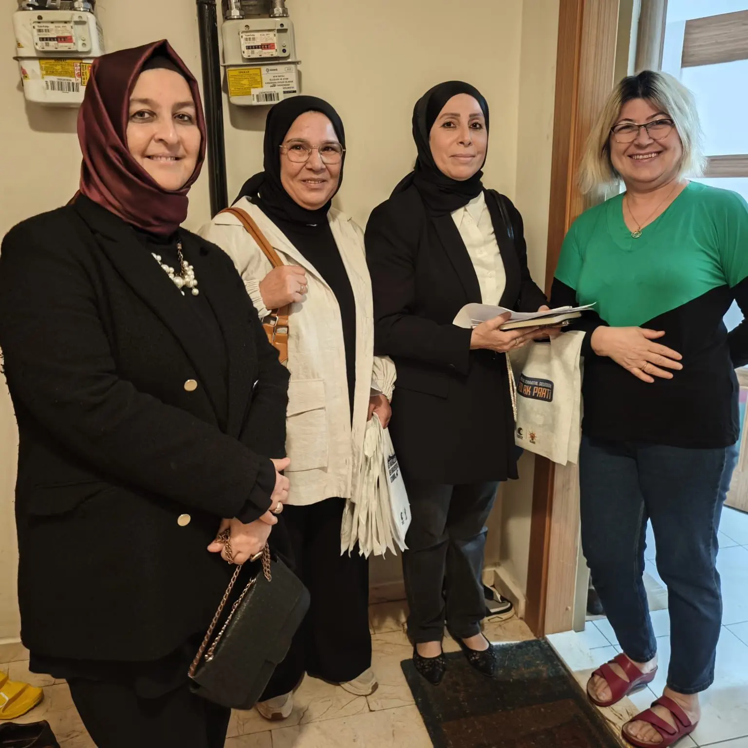 AK Kadınlardan 30 Bin Hanede Üye Çalışması