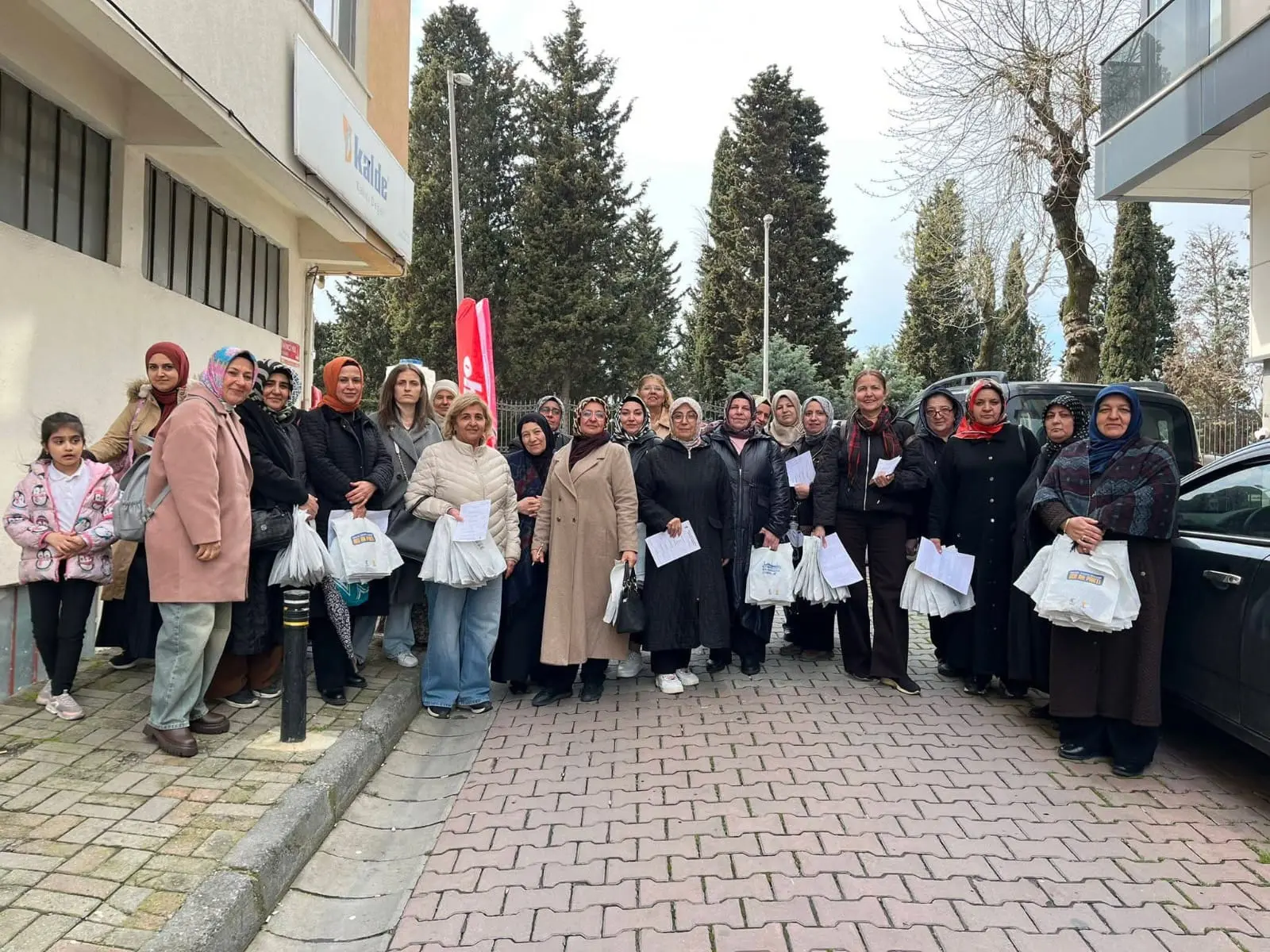 Kadın Kollarımızdan 39 ilçede eş zamanlı saha çalışması