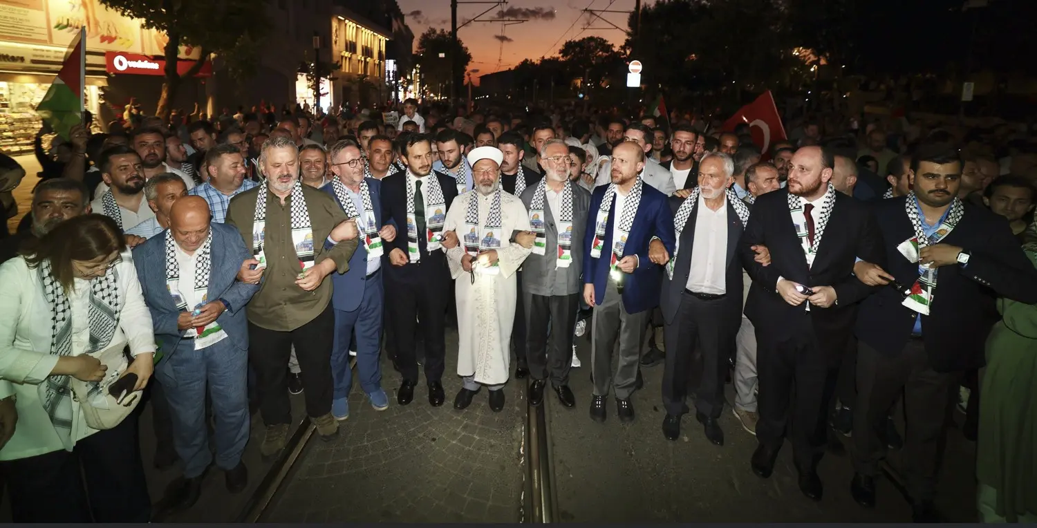 Beyazıt'tan Ayasofya Camii'ne 'Gazze'ye Umut Işığı Ol' yürüyüşü