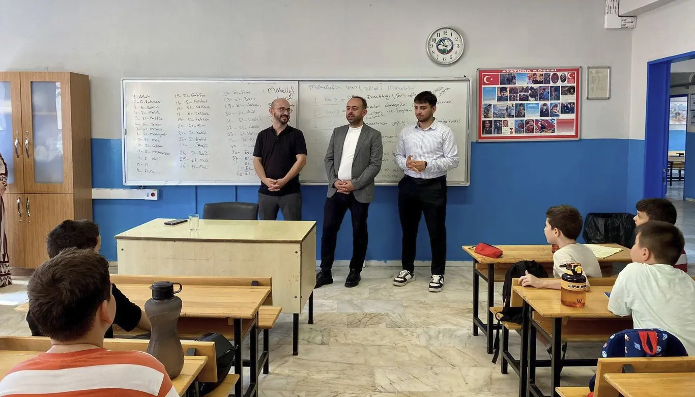 Geleceğimizin Teminatı Gençlerle TÜGVA Yaz Okulunda Buluştuk